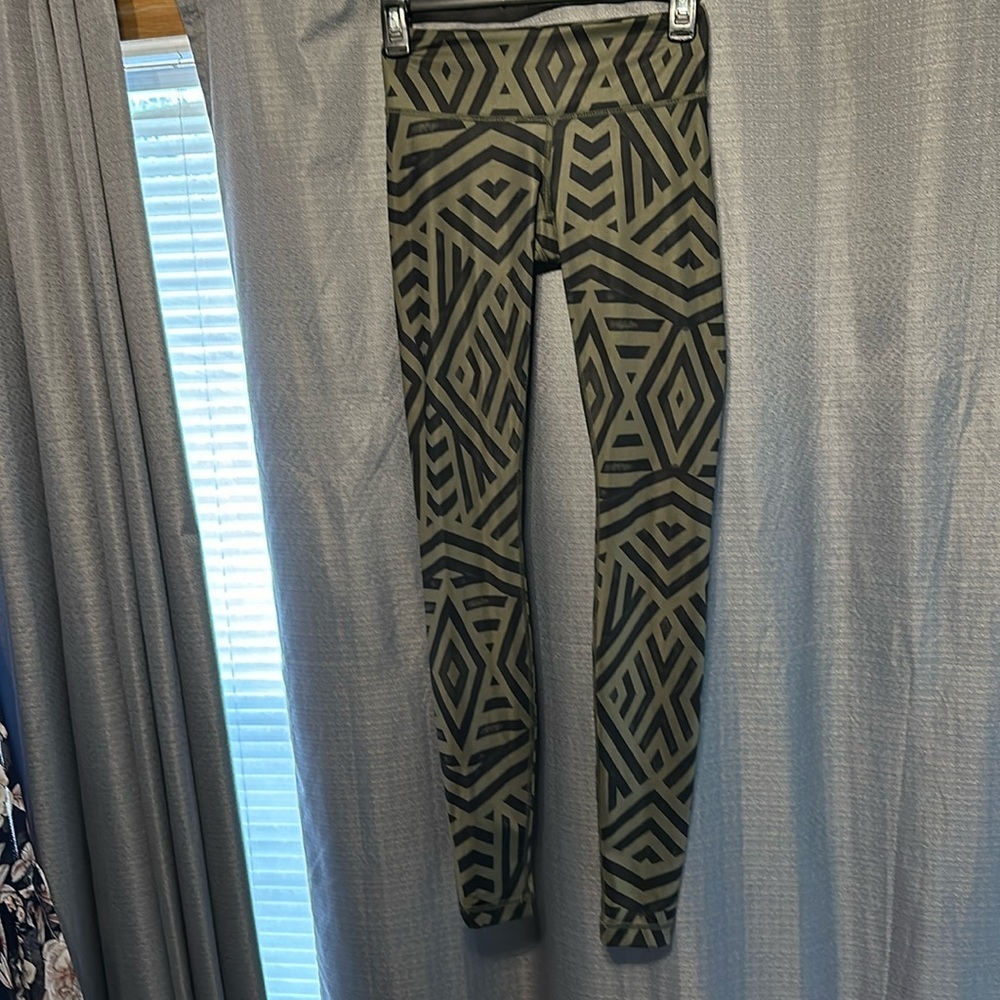 Lululemon Wunder Under Leggings Luxtreme Chevron Shuffle Fatigue Green Black​​